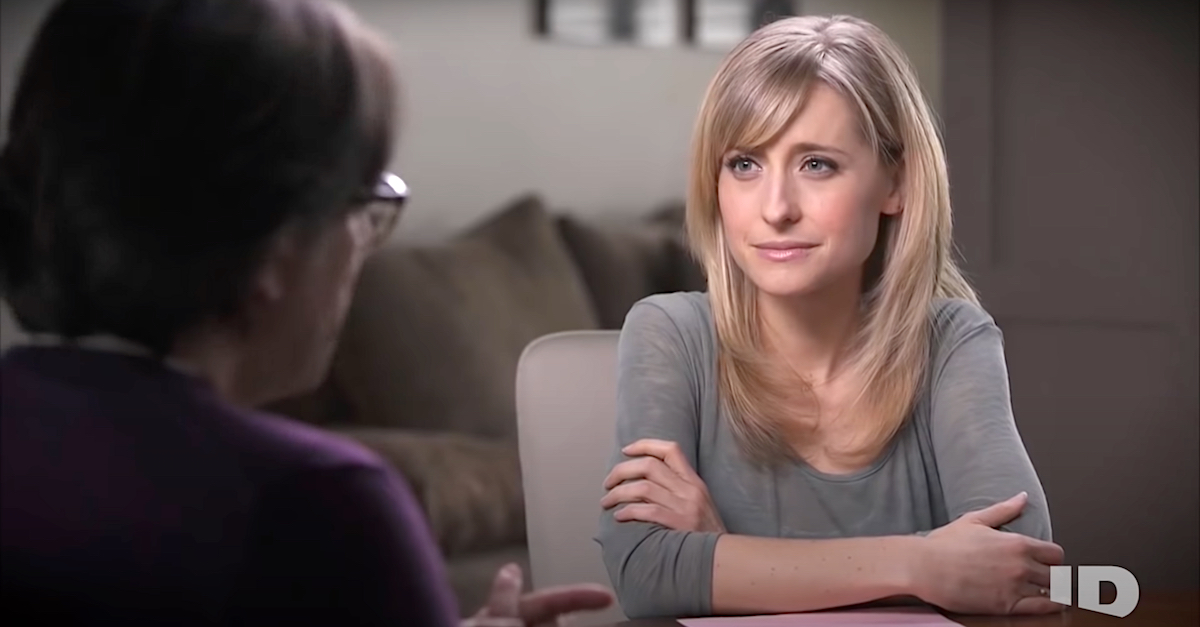 Allison Mack Nxivm Wife Of Smallville Star Allison Mack Defends