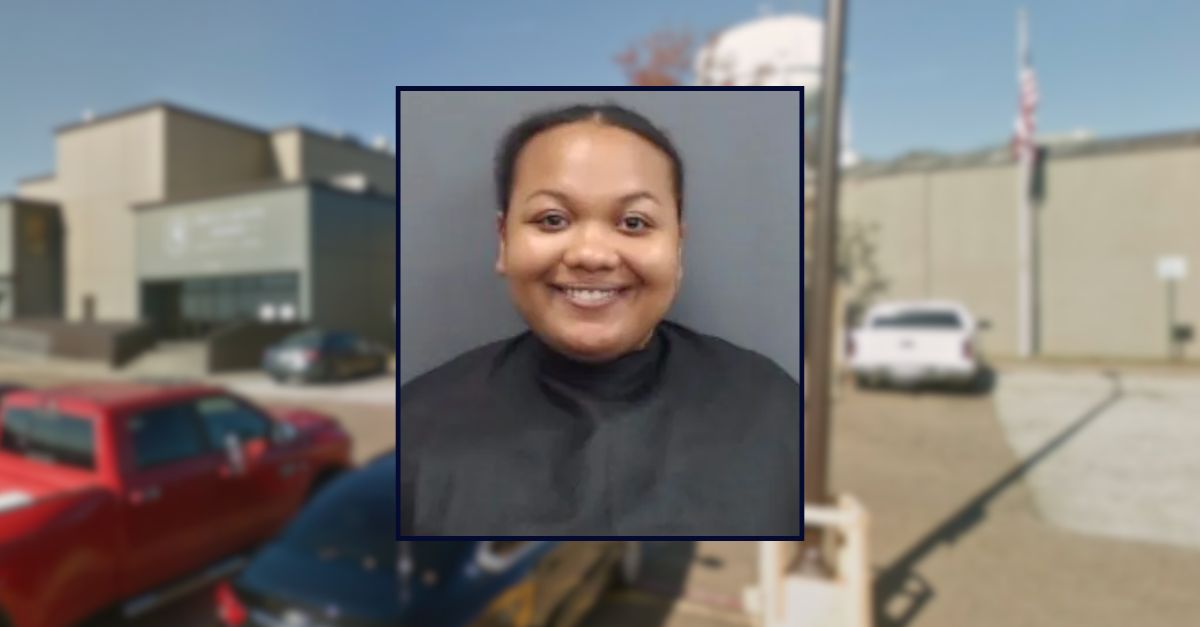 Jamie Rae'Chal Hicks appears in a booking photo inset against a criminal justice center in East Texas.