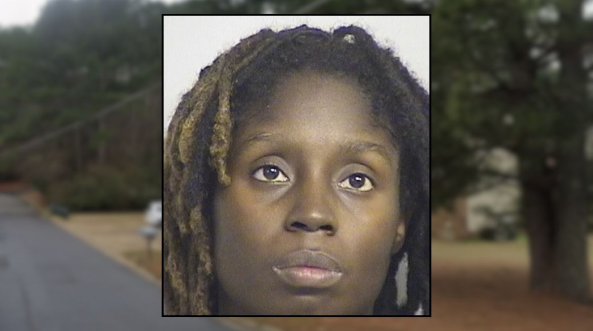 Mom allegedly left baby home alone